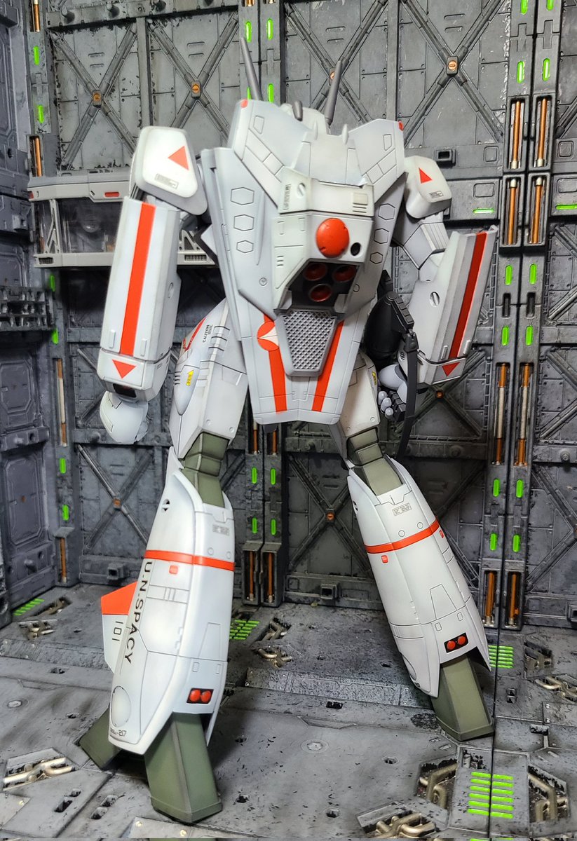 #マクロスモデラーズ
VF-1Jバトロイドバルキリー
一条機完成👍️
やっぱり、コレがカッコよかっす