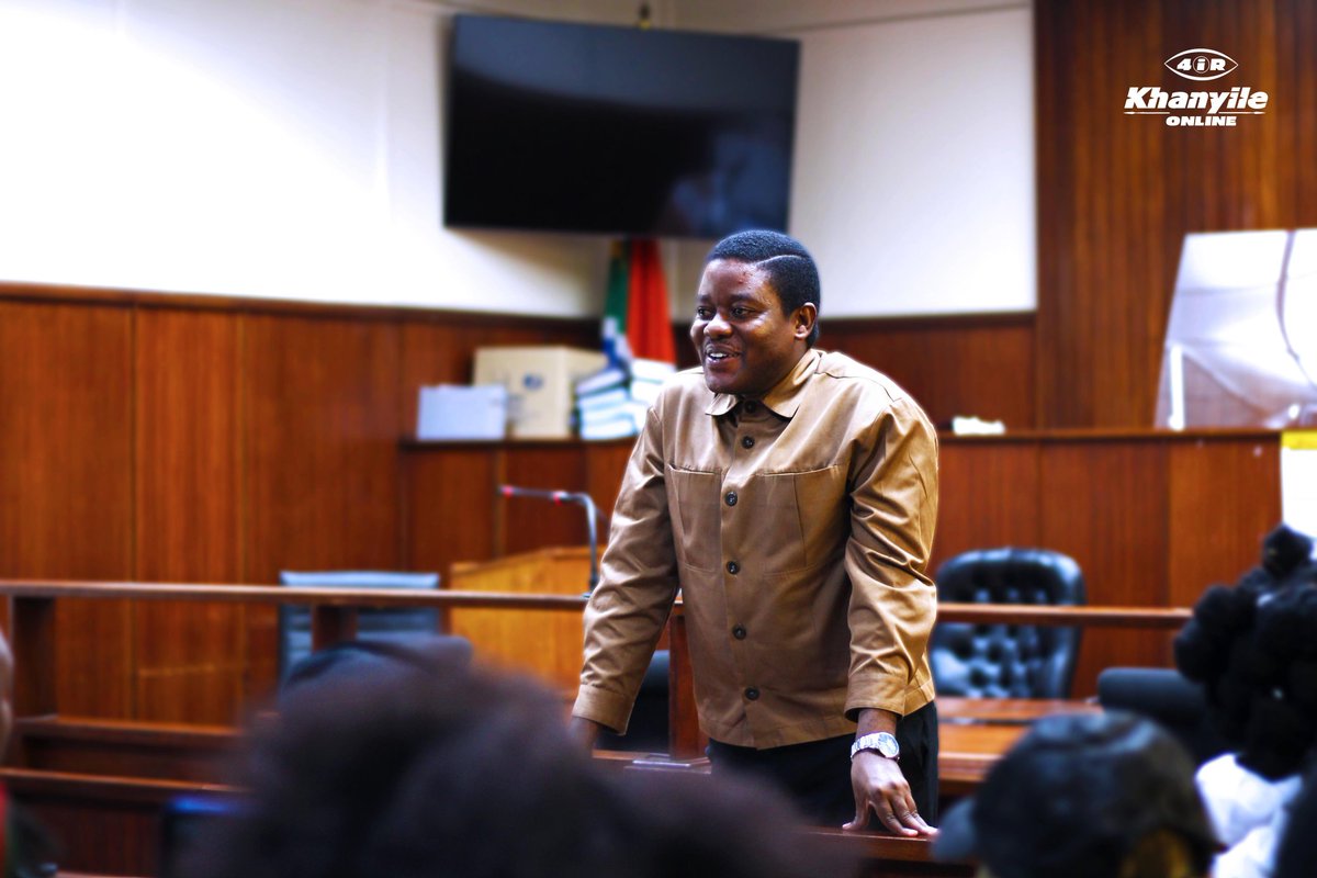 WE ARE IN COURT SESSION ONCE AGAIN ✋🏿

The 2021 July unrest  court proceedings start at 9am today.

Durban High Court.

6th floor, L court.

Until victory, always 🙏🏿