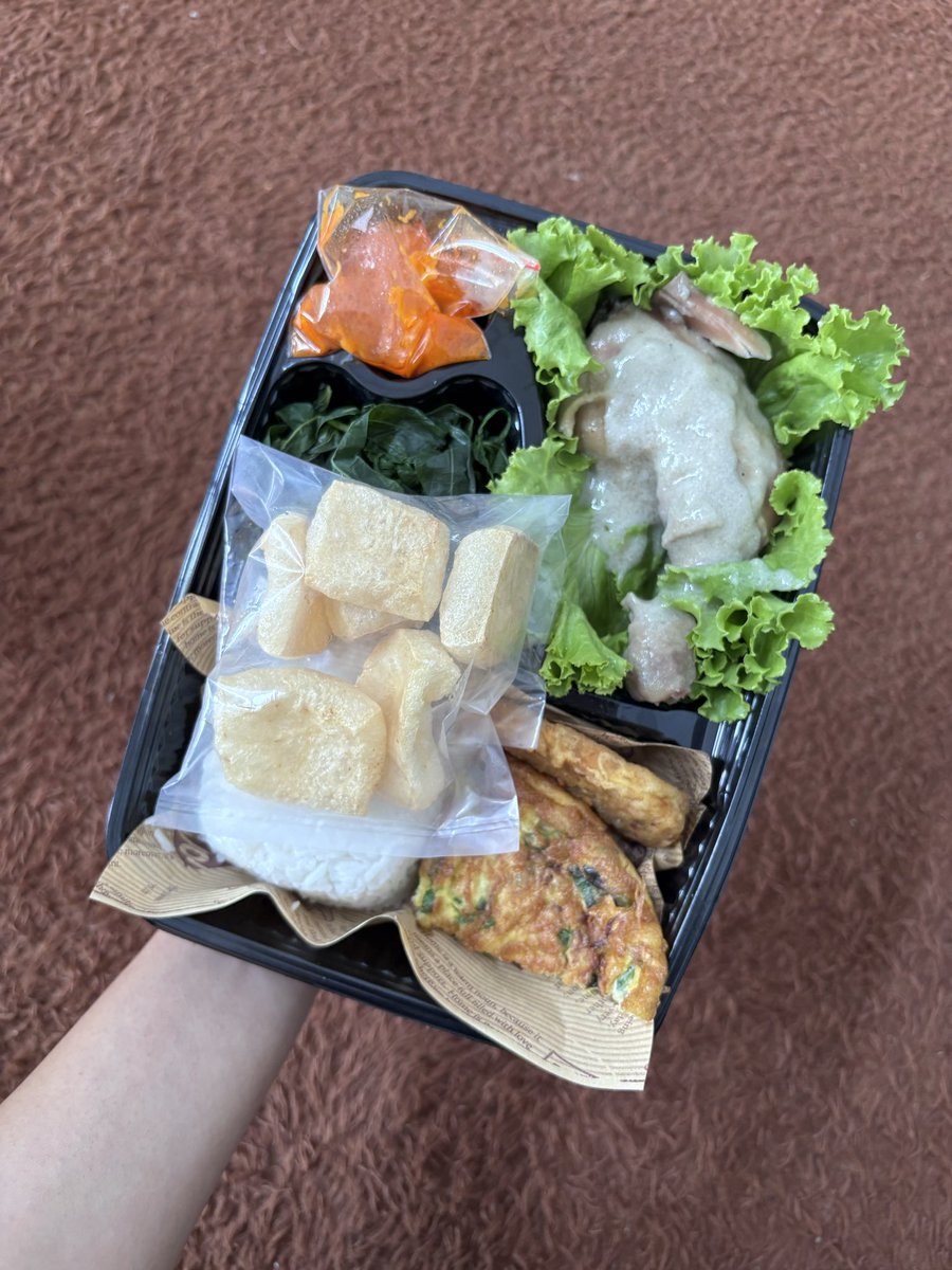 Maeliani07's tweet image. MBTG ayam pop 🔆