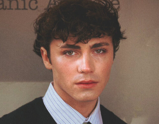 In this EQ Music interview with Ocean Tisdall, we talk about his journey from Wicklow, Ireland, to the heart of London’s music scene and how his emotional, story-driven songwriting captures both vulnerability and strength.

eqmusicblog.com/eq-music-inter…