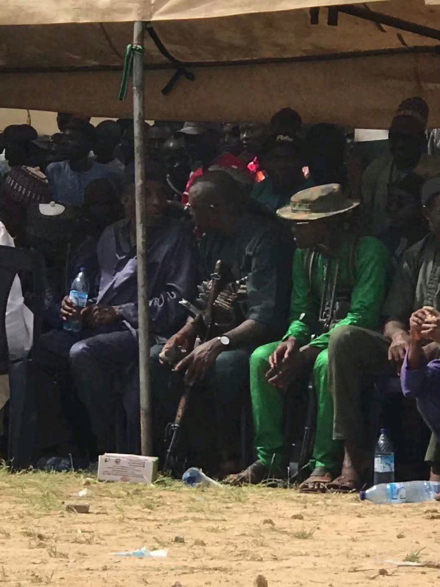 ZagazOlaMakama's tweet image. UPDATE: Peace accord reached between Katsina communities and bandit leaders
By: Zagazola Makama
A peace accord has been reached between representatives of communities from Bakori, Kafur, Malumfashi, Kankara, and Funtua Local Government Areas of Katsina State and bandit…