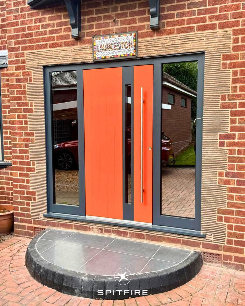SpitfireDoors's tweet image. A bold entrance in every sense 🔥
Installed by our trusted partners @halesowenwindows - S-500 door.

Where design meets distinction.
🔗 spitfiredoors.co.uk

#SpitfireDoors #S500 #LuxuryEntrance