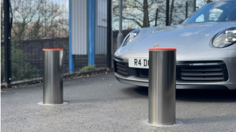 Jason66192483's tweet photo. Bollards, the best one to protect your car!
UPARK automatic bollards! https://t.co/5yroqrmak0