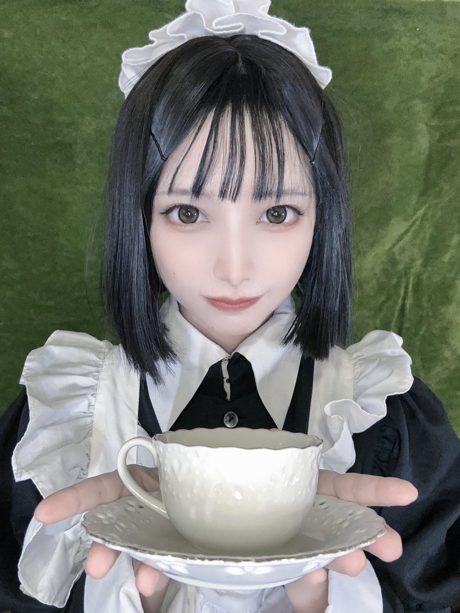 ごきげんよう。
本日は遅いお時間よりお給仕をさせていただきます。
皆さまにお目にかかれますことを、心より楽しみにお待ちしております。

#Ivy_Serving