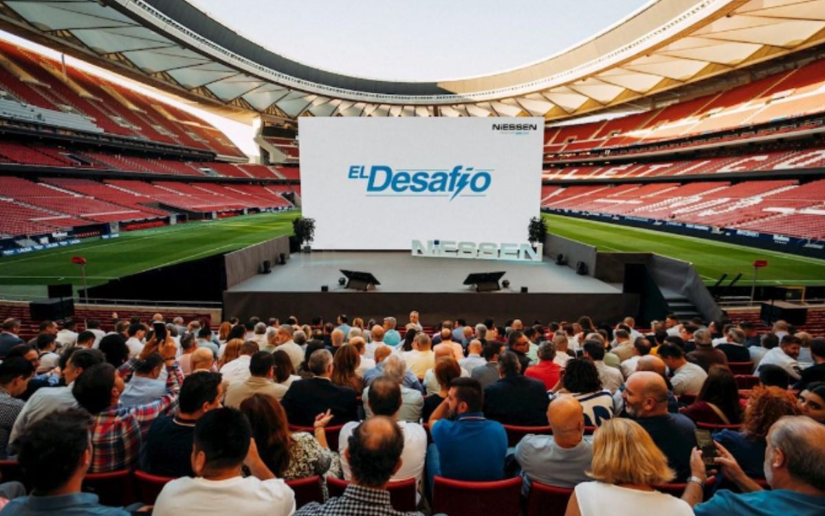 ElectroStocks's tweet image. 📢 #BlogGES: #NIESSEN: Presenta su nueva colección Vega ante más de 600 instaladores, en Madrid.

Conoce todos los detalles ⤵️

✍🏻 grupoelectrostocks.com/niessen-presen…

#GES #GESCoreProgram #instalador #instalaciones