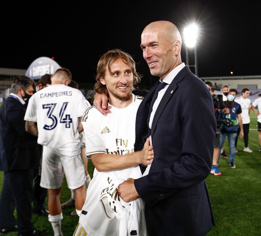 "If you could choose to go to dinner with one of your players, who would it be?"

🗣 Zinedine Zidane: "Luka Modrić. Yes. Modrić. Kroos too. These guys, so discreet, I like them. They speak on the pitch, outside of it they're calm, with the families. We're very similar."