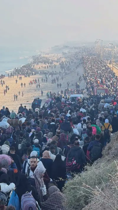 محلل "هآرتس" يذكّر "أتباع نتنياهو" بما أرادوا وما حدث بالفعل..

من مقال عاموس هرئيل اليوم:

"يبذل أتباع نتنياهو جهودا يائسة لتجاهل الكثير مما حدث في الأيام الأخيرة. يجدر الانتباه إلى ما هو موجود وما هو غير موجود في الاتفاق الحالي. يناقش اليمين المسيحاني ونصف أعضاء الكنيست من حزب