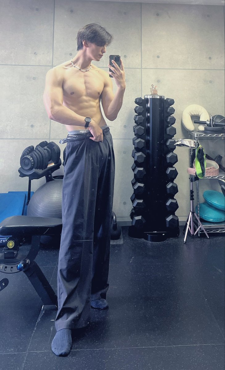 ２日間キャンプでお酒飲みすぎました。

いろんなウイスキーを堪能させてもらいましたが、山崎や白州よりも知多が飲みやすくて好きです。

今日は飲んだ分消費するためにトレーニングをきつめにやっときました🔥