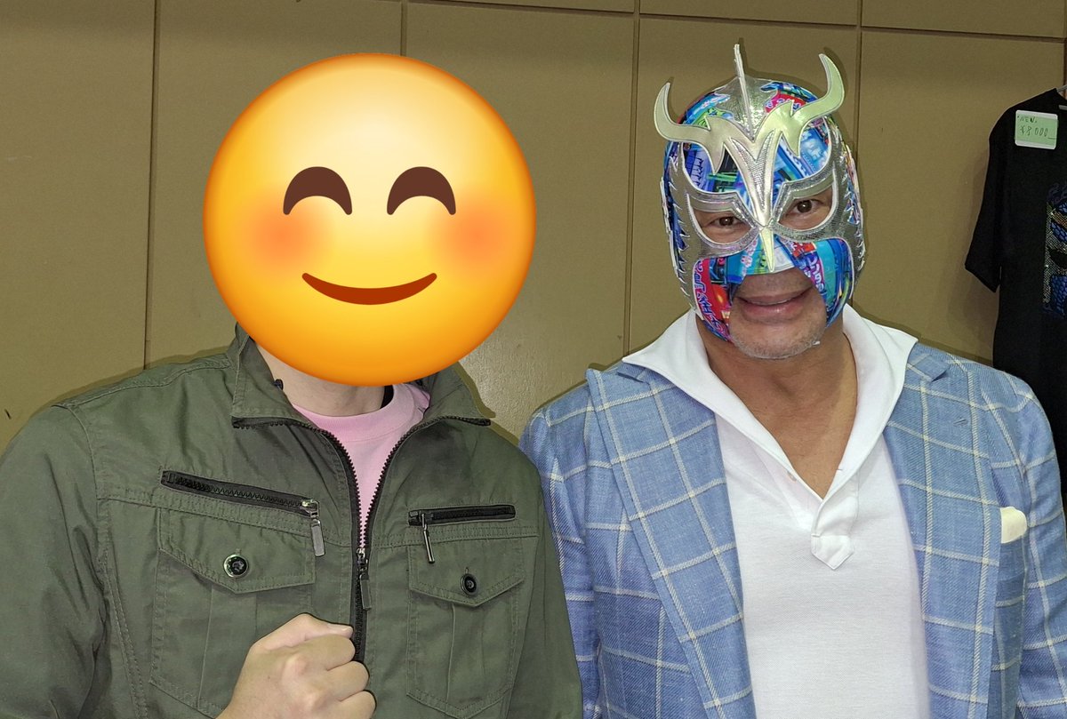 【激レア】ウルティモドラゴン直筆サイン（WWE） maxresdefault.jpg