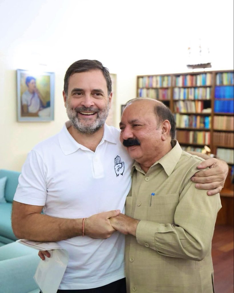 आपको जन्मदिन की हार्दिक शुभकामनाएँ भाई साब।

मैं ईश्वर से आपके उत्तम स्वास्थ्य एवं दीर्घायु जीवन की मंगलकामना करता हूँ 🙏 <a href="/KLSharmaINC/">Kishori Lal Sharma</a>