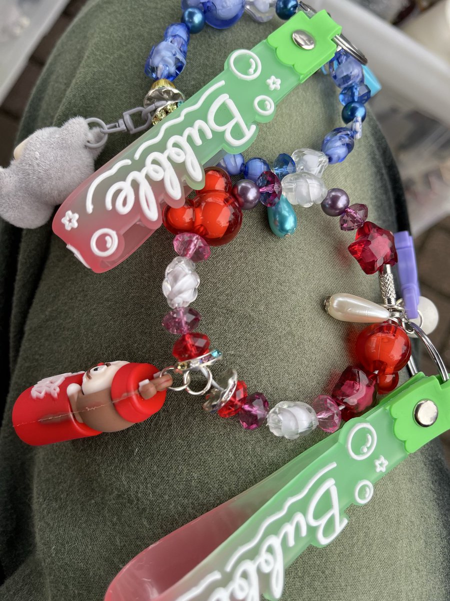 Oxql5c0's tweet image. 昨日お迎えした
ポーチUSAコットンうさぎさん
リバティの小動物柄
USAコットンお魚柄
ワークショップのキーホルダー
うさぎさんラスト1だよってお隣ブースのお知り合いの方が、急げって😆✨