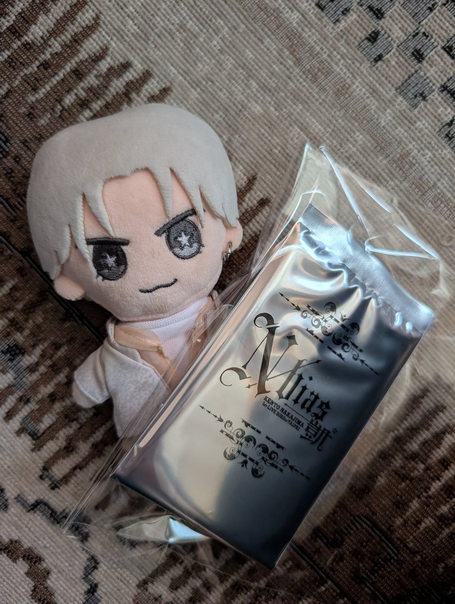 届いた🩷おまたせ！やっと受け取れたよ
“巡”の時より“凱”のパッケージは開けやすくなってるね
綺麗に保管出来るから嬉しい😊