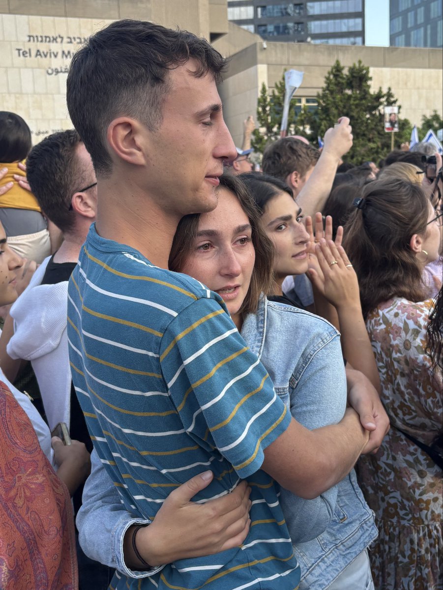 MattMcBradley's tweet image. Tears in Hostage Square as hostage releases are announced.