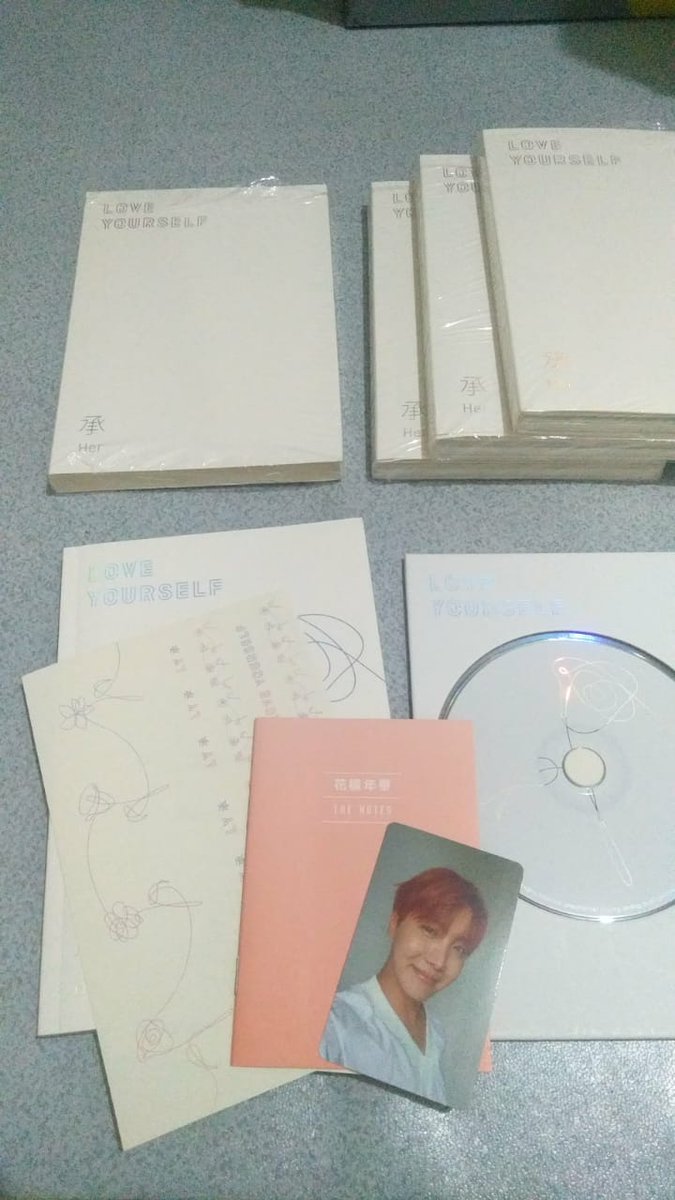 ryuuzukaa's tweet photo. WTS 
Album BTS Loveyourself HER / ANSWER unsealed lengkap + official poster 

Set PC Samsung Galaxy S21 x BTS official photocard

HER: 450k 
ANSWER: 600k 
S21 x BTS PC: 100k nett isi 8 PC

bisa nego
lok klp gading / kirim 🍊🍏
#wts #BANGTAN #BTS #방탄소년단 #album #official https://t.co/6lR4697atj