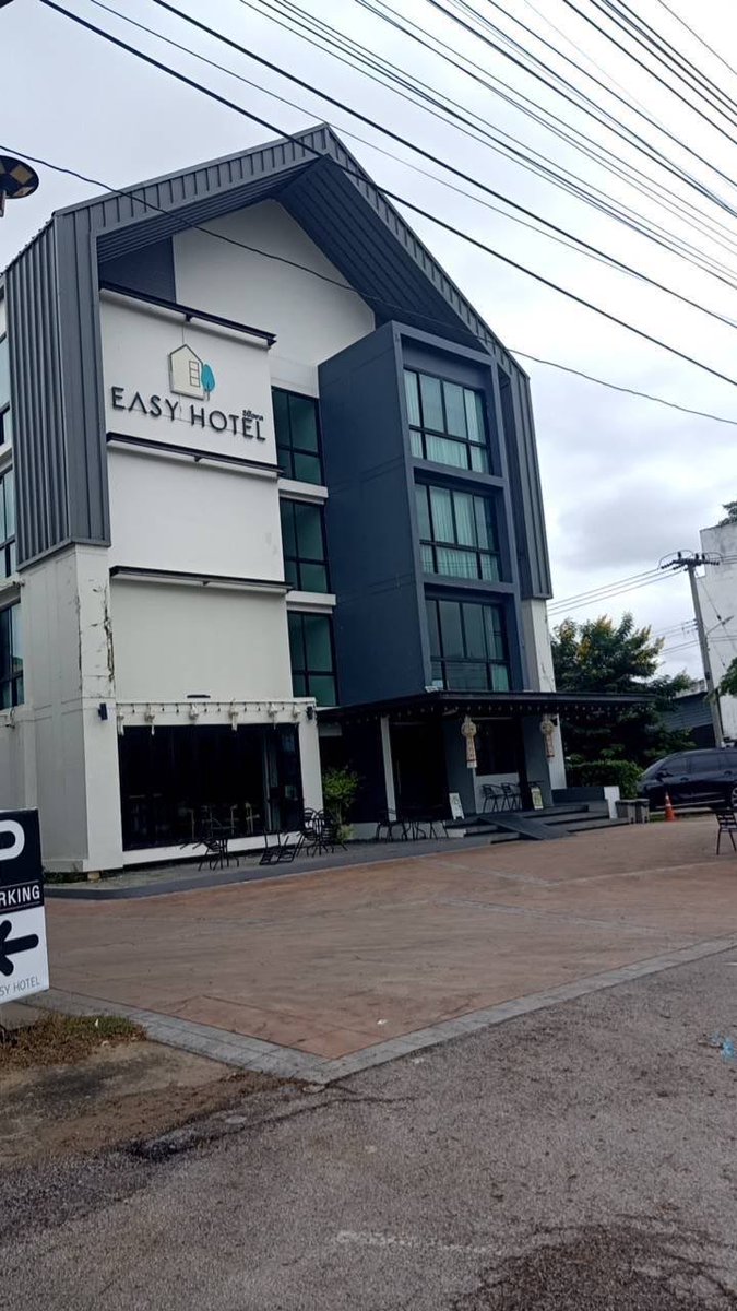 ใครผ่านทางนี้แวะมาเจอกันได้ครับวันนี้ มีสองคู่ในห้องเดียวกัน อี่ซี่ #เมืองลำพูน #นัดเย็ดลําพูน #นิคมลำพูน #ลําพูนในเมือง