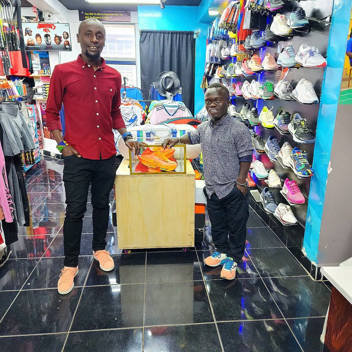 Badeqshop1's tweet photo. Mondays are customary meant for medals and anything related ✨️ 🌟 

My guy @m_cotwal is sleeping with his business 😴 

Taste that victory,  at least once in your lifetime. 

#badeqshop https://t.co/VNn4jaA3c2