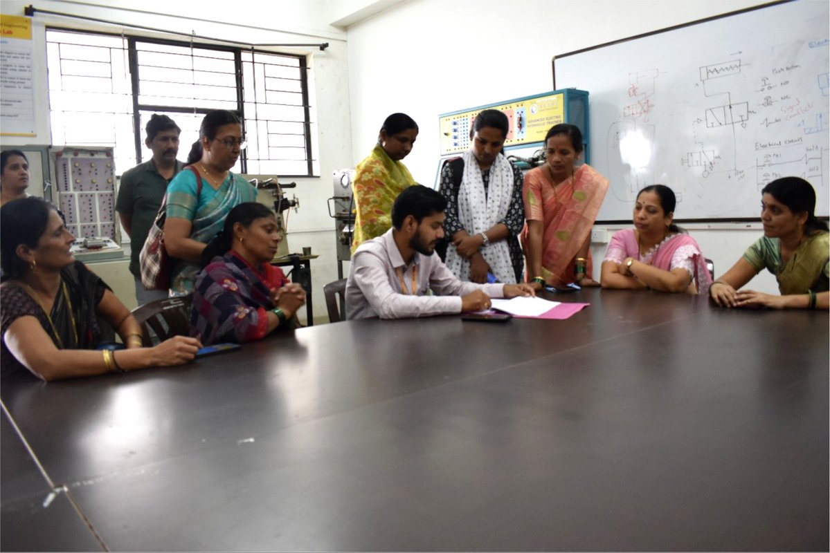 ritindia1983's tweet image. 👨🏫 The Dept. of Mechanical Engineering, RIT Islampur conducted the Parents–Teachers Meeting 2025 for SY, TY & Final Year B.Tech students on 5th Oct 2025.
#RITIslampur #MechanicalEngineering #ParentsTeachersMeet