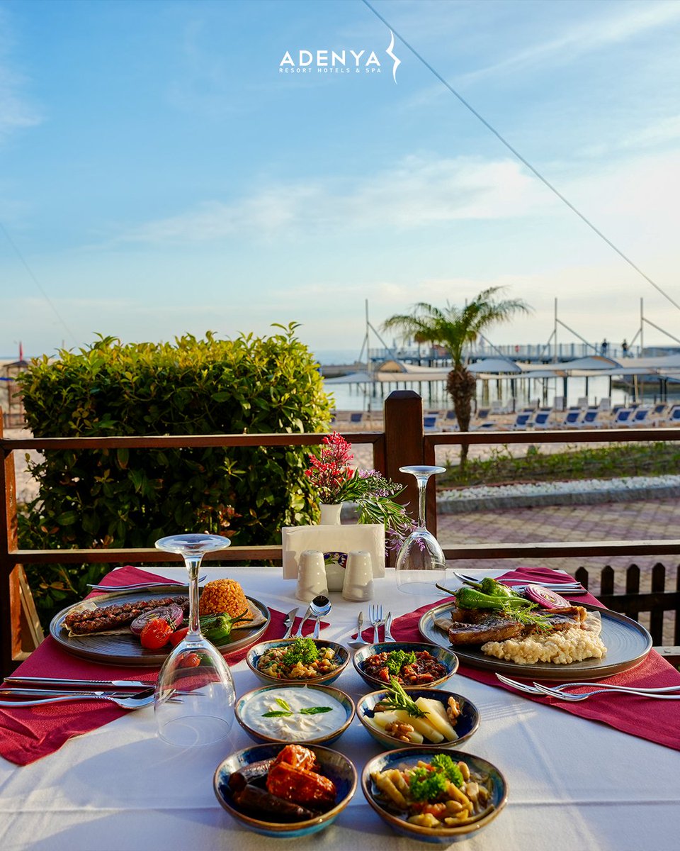 AdenyaHotelstr's tweet photo. Adenya Hotel'in àla carte restoranında, deniz manzarası eşliğinde unutulmaz lezzetler seni bekliyor. Her lokmada Akdeniz'in tadını çıkar.

+90 444 92 00
https://t.co/NedKwVebJj https://t.co/Wb2KgWq4qM