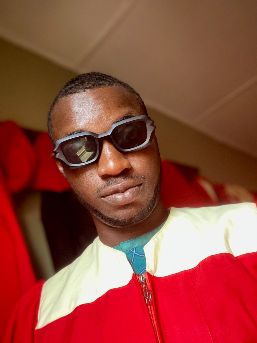 FolorunsoTimi14's tweet photo. #Look nice👌 

#Smell nice🍒 

#Chop well💨 

#Don't promise anybody money🔞 

#Maintain maximum composure🌊

#Finally, Give your life to CHRIST, and your DEALS to me✝💜. https://t.co/AkmY5NmWDO
