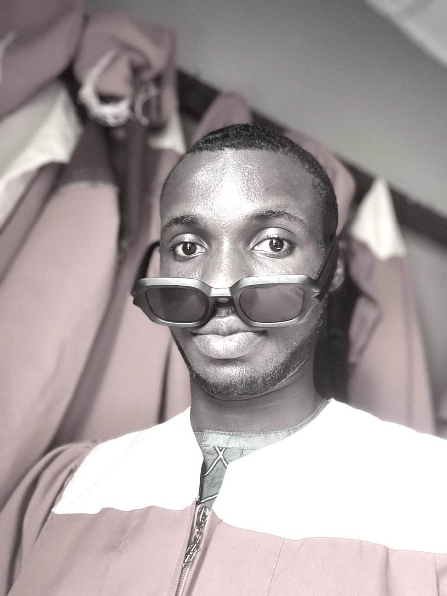 FolorunsoTimi14's tweet photo. #Look nice👌 

#Smell nice🍒 

#Chop well💨 

#Don't promise anybody money🔞 

#Maintain maximum composure🌊

#Finally, Give your life to CHRIST, and your DEALS to me✝💜. https://t.co/AkmY5NmWDO