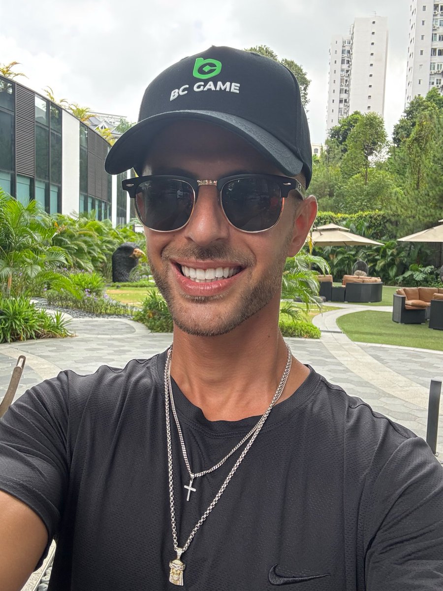 Doodlegenics's tweet image. GM GM To Everyone Who Says GM Back!