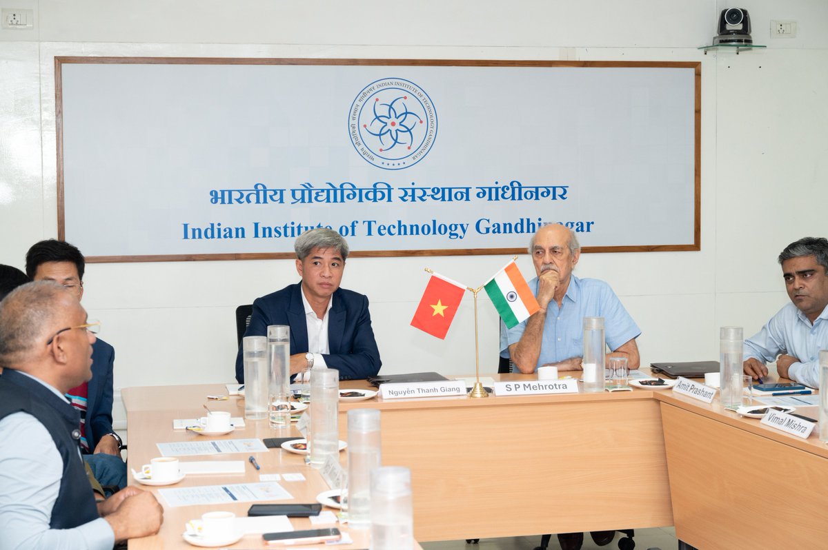 iitgn's tweet image. IITGN hosted a distinguished delegation from Ho Chi Minh City University of Economics and Finance (UEF) and Ho Chi Minh City University of Technology (HUTECH)