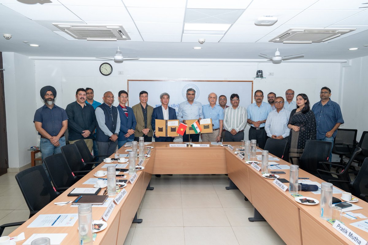 iitgn's tweet image. IITGN hosted a distinguished delegation from Ho Chi Minh City University of Economics and Finance (UEF) and Ho Chi Minh City University of Technology (HUTECH)
