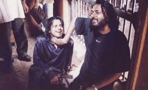 jammypants4's tweet photo. We talk about 
Gabbar from Sholay
Mogambo from Mr India
Lajja Shankar Panday from Sangharsh

But seldom we talk about one of the most psychotic villains from Hindi Cinema!

Manoj Bajpayee as Raghavan from the underrated supernatural thriller AKS

Absolutely Insane portrayal 🔥 https://t.co/AnfQXTo6kp