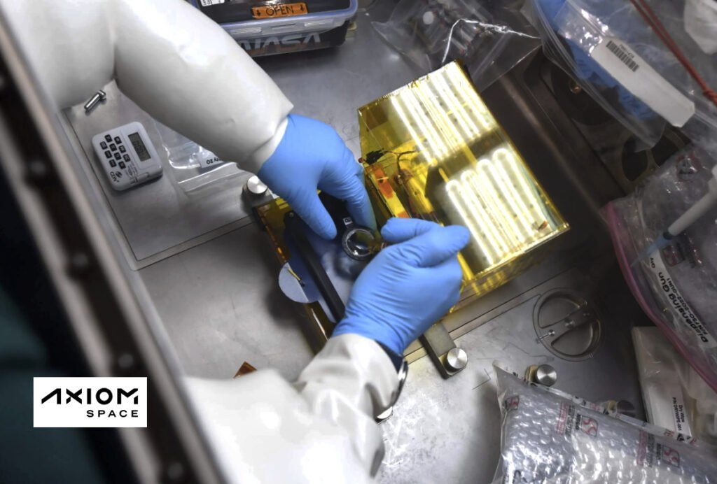 CowboyDanPaasch's tweet image. 2/x ... #HoustonTX's #AxiomSpace is plowing their #TexasSpaceCommission seedmoney into Texas' already substantial semiconductor industry, only off-planet.
"#AxiomSpace + #Resonac sign MoU to advance space-based semiconductor manufacturing"
news.satnews.com/2025/10/01/axi…