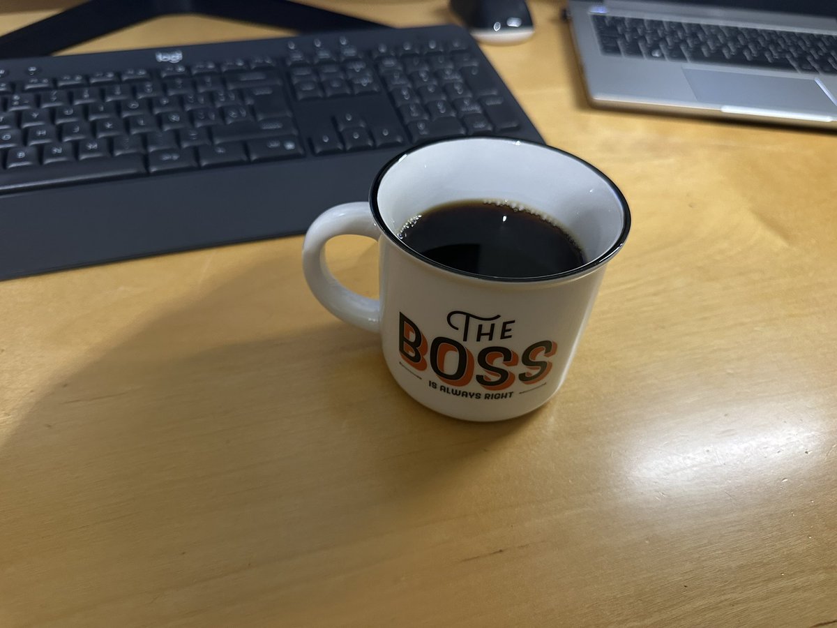 TonoSVJ's tweet photo. Buenos días gente de bien, feliz lunes 😎☕️
Vamos a comenzar nueva semana, con alegría, optimismo, entusiasmo y esperanza. Que el desánimo no entre en vuestro alma.
Así que con fuerza y determinación, vamos al lío!!! 
Disfrutad vuestro día.. sed felices! https://t.co/PwRD9Aex4X
