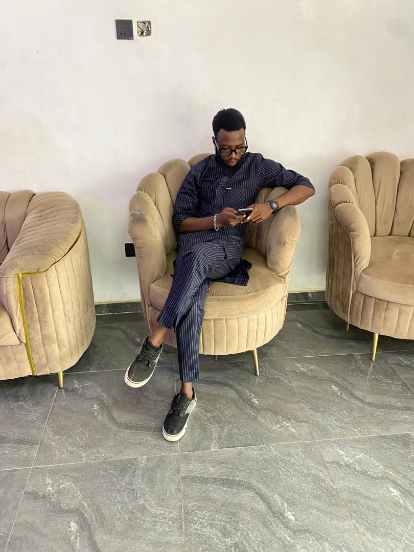 Masterplanner14's tweet image. A moving man must meet his luck. Either ways, he would appreciate the efforts and attempt at trial.
#Resident of the Big House 💛