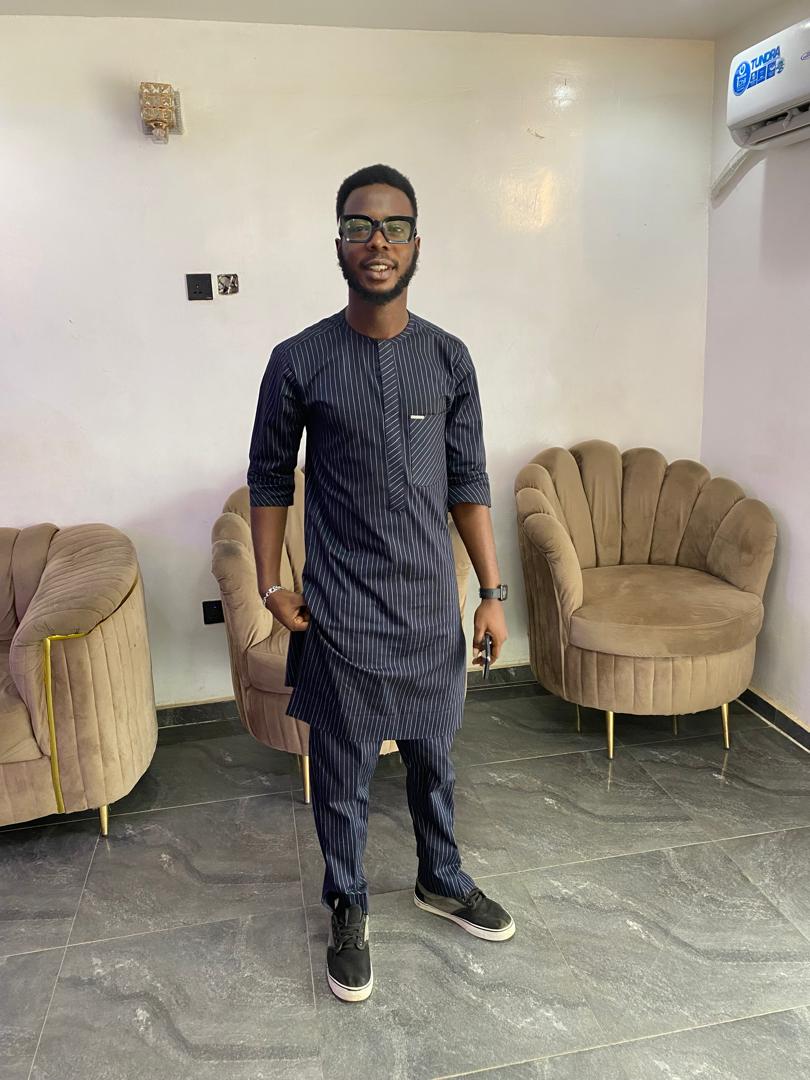 Masterplanner14's tweet image. A moving man must meet his luck. Either ways, he would appreciate the efforts and attempt at trial.
#Resident of the Big House 💛