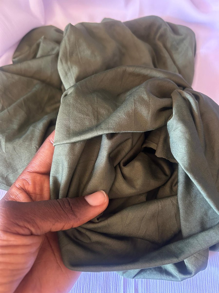 simplymistee's tweet image. Another day to help me sell the goods i have at hand 

I have 10 Lycra inner caps and two Chantilly inner caps

Lycra inner cap:#1000 each

Chantilly inner cap:#1500

Kindly patronize me 🙏🏿