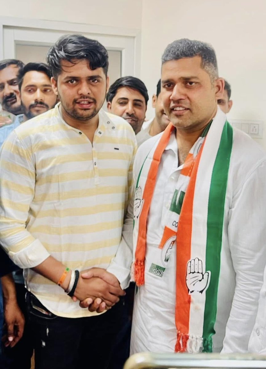 हिंडोली विधायक बड़े भाई अशोक चांदना जी को जन्मदिन की हार्दिक बधाई शुभकामनाएं। आप जियो हजारों साल.... 🎉🎉 <a href="/AshokChandnaINC/">Ashok Chandna</a>