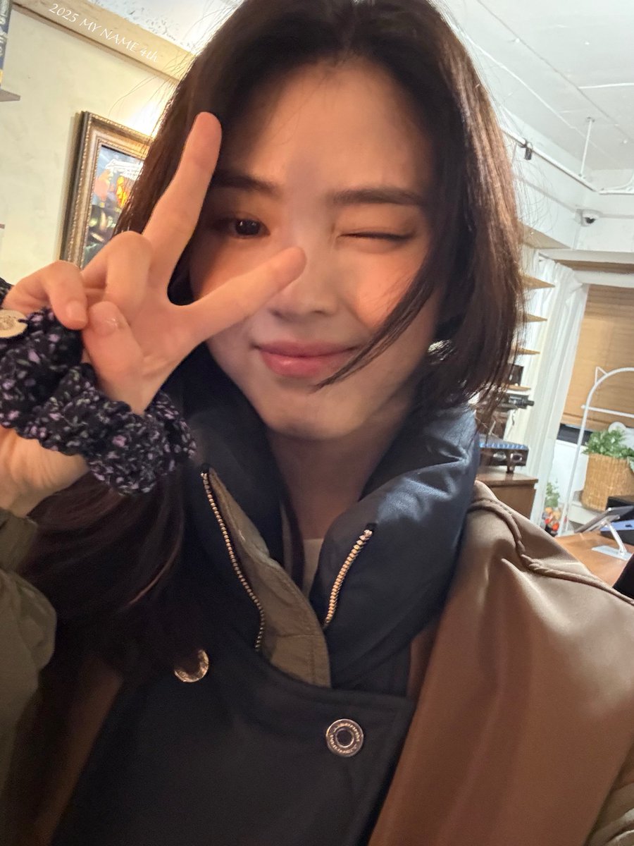 gawoonr's tweet photo. @leedohtyun Am i? 😉 https://t.co/3itgxFGQRR
