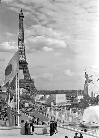 ParisAMDParis's tweet image. Bonjour.
📸 Willem van de Poll.
L'Exposition Internationale vue de la terrasse du palais de Chaillot
1937. Paris Tour Eiffel