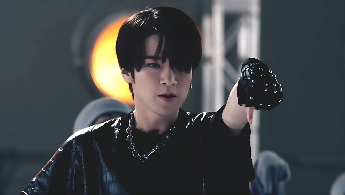 ラブブ シークレット Big into Energy 深澤辰哉着用 深澤辰哉 💜 Snow