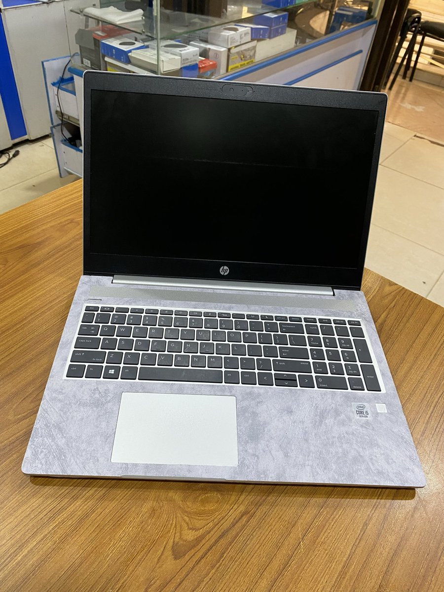 iGET Ug 🖥️🇺🇬 tweet media