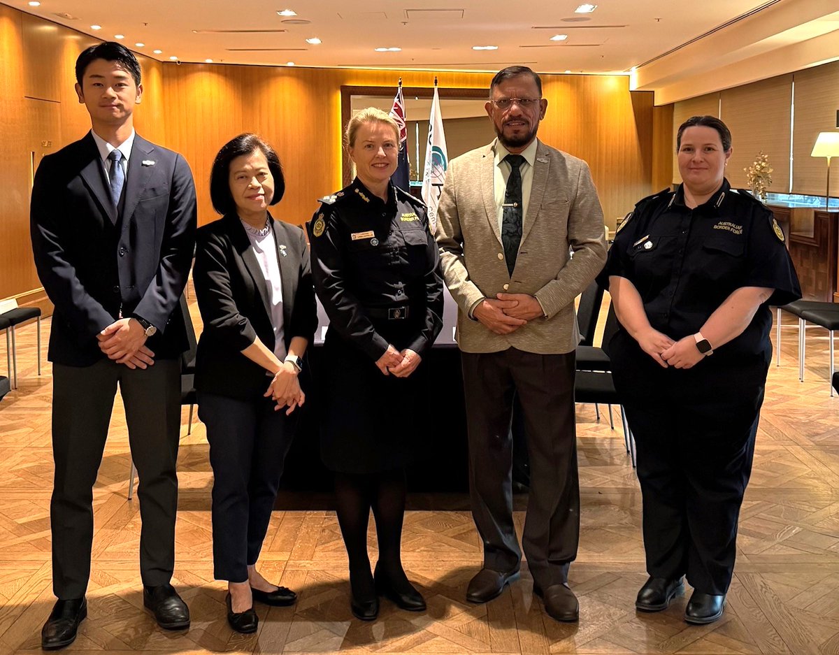recaapisc's tweet photo. Executive Director of ReCAAP ISC, Mr Vijay D Chafekar held a bilateral meeting with Mrs Linda Cappello, Deputy Commander, Maritime Border Command, Australian Border Force at the 21st #HACGAM. She took over the assignment from ReCAAP Governor for Australia.
ED-ISC commended the Australian Border Force for their contributions in ensuring a safe and secure maritime environment in the region.
Extended appreciation to Australia for hosting the 21st HACGAM High Level Meeting.
#ReCAAPISC #HACGAM #bilateral #meeting #maritime #piracy #shipping #searobbery #maritimesecurity @AusBorderForce