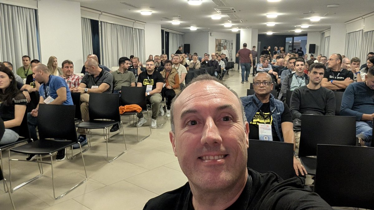 vilojona's tweet image. Amazing experience talking at the #AI and development panel at @JavaCro #javacro25
#devrel @SonarSource