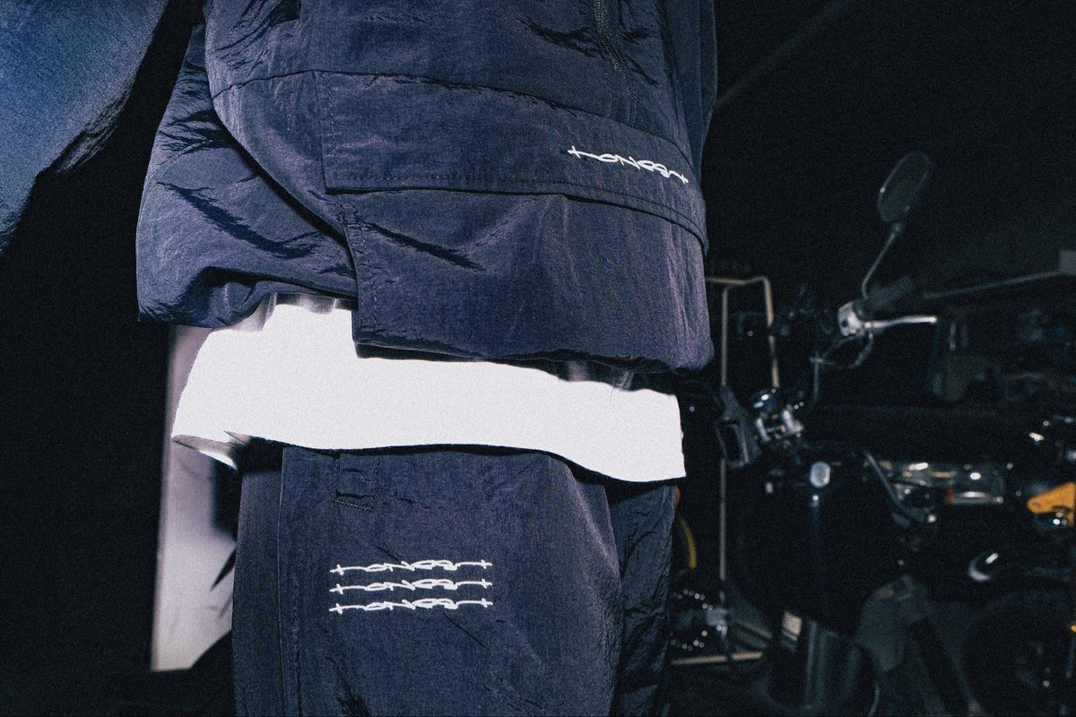 HONEST_1617's tweet photo. 【New Merch】

Nylon Anorak Jacket *刺繍
Black - M / L / XL
¥7500

Nylon Pants *刺繍
Black - M / L / XL
¥5500

*** SETUP - ¥12,000 ***

Nylon Knapsack *32L / 撥水・刺繍
Black - ¥6,500

会場物販限定 / 現金のみ取り扱い https://t.co/sUrvzwVgRw