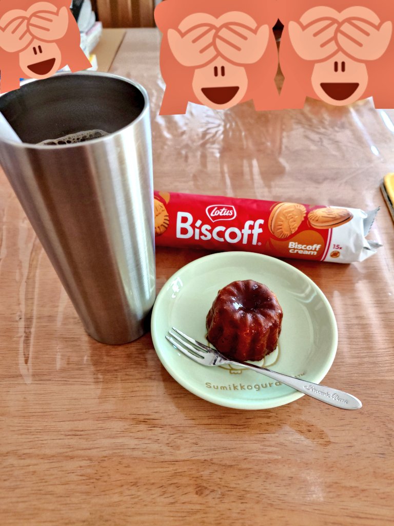 今日のおやつはカヌレ！
ビスコフも食べる！

ローソンの冷凍カヌレはじめて買ってみたけど、バターの風味がすごくて(焦がしバター香るって書いてた)ラム酒は感じられない…🫠ラム酒が苦手な人は食べやすいかも。