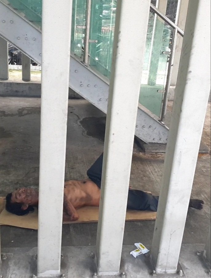 No Flottilas, No Watermelon Colored Scarves, No Histrionics,  Zero Influencer Equity. Waiting to Expire. Lucky the Mortuary Ain't Too Far. ** Apologies for Objectifying Homelessness. Politicians and Activists do have to look at those nearer and closer to Home.