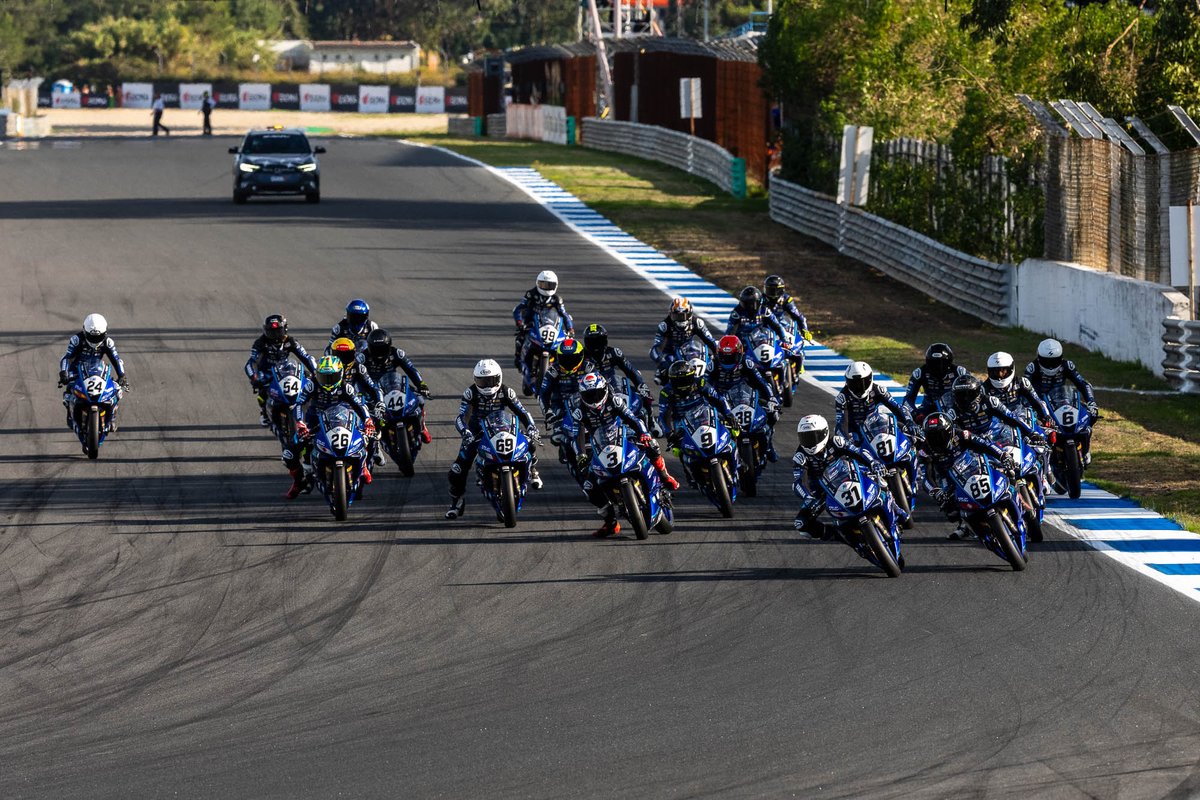 RACE2
DNF

Championship 
P 4

2周目に接触され転倒
バイクは再スタートをできる状態ではなくリタイアとなりました

1年間応援サポートをしてくださった皆様、本当にありがとうございました