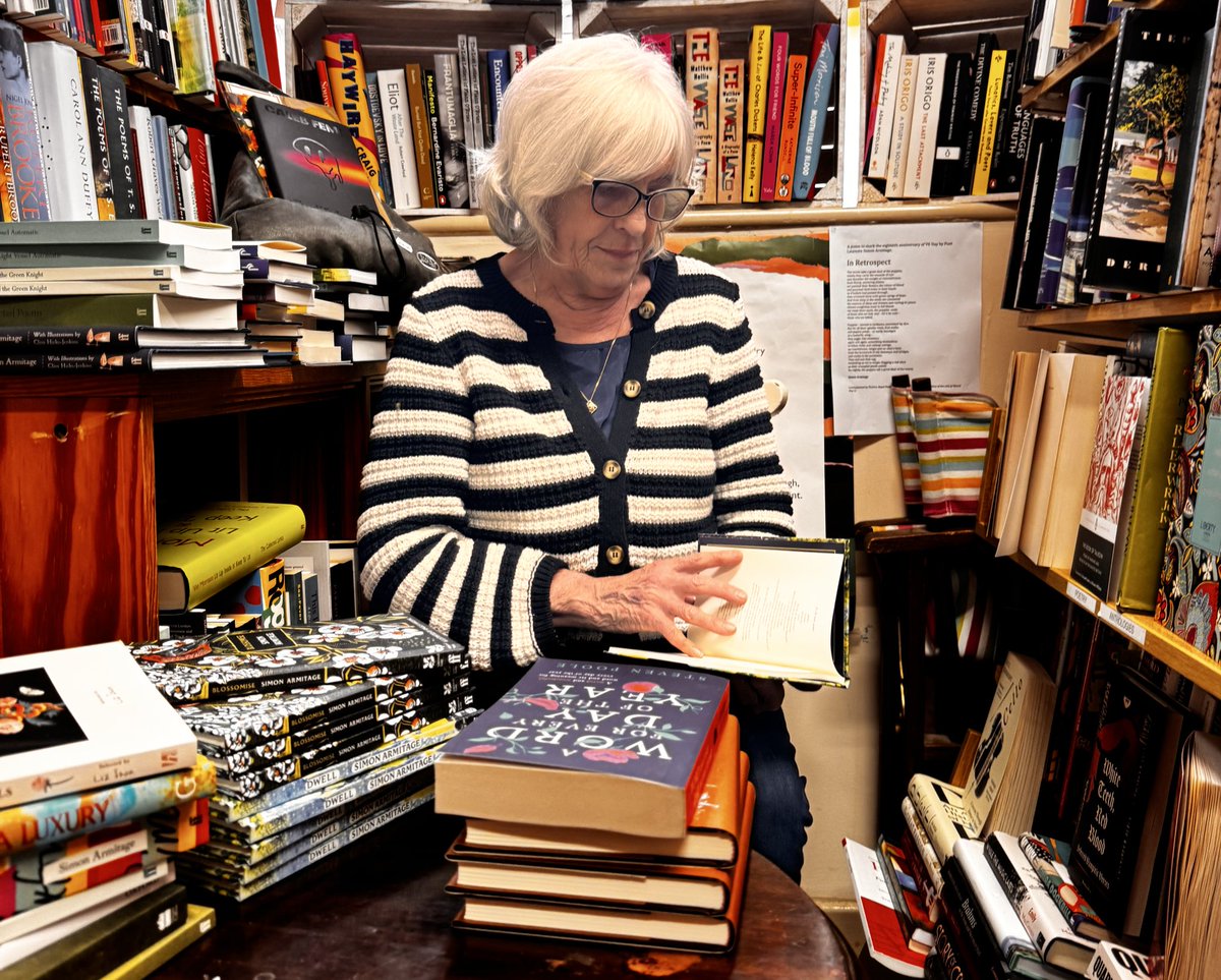 QuickBookRevie3's tweet image. Plus in today’s episode I chat to Roz (pictured) from @BurwayBooks to celebrate the bookshop’s 51st birthday!
I also get to surprise some of the customers…... Listen here: podfollow.com/quick-book-rev…