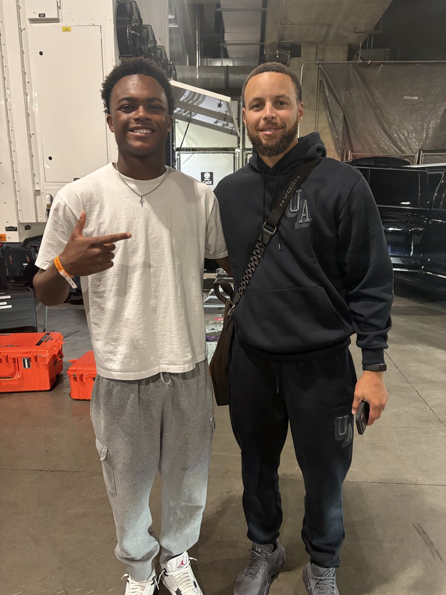 #GodisGreat Thank you <a href="/StephenCurry30/">Stephen Curry</a> Thank you Big Bro!  You’re a Real One #Legend <a href="/SGVNSports/">Fred J. Robledo 👨🏻‍💻</a> <a href="/ocvarsityguy/">Dan Albano</a> <a href="/LHHighlanders/">Coach Mazzotta LH FB</a> <a href="/SteveFryer/">Steve Fryer</a> <a href="/OC_Recruits/">OCRecruits</a> <a href="/DavidVallejo/">David Vallejo ⭐️</a> <a href="/ELITE_HSFB/">Football ELITE</a> <a href="/LA__WCP/">West Coast Preps Los Angeles</a> <a href="/PrepRedzoneCA/">Prep Redzone California</a> <a href="/CoachZampese/">Anthony Zampese</a> <a href="/CJPollard1/">C.J. Pollard</a> <a href="/MWCherrington/">Marshall Cherrington</a> <a href="/CoachMarshawn/">Marshawn Friloux 🏁</a> <a href="/Rivals_HS/">Rivals High School</a>