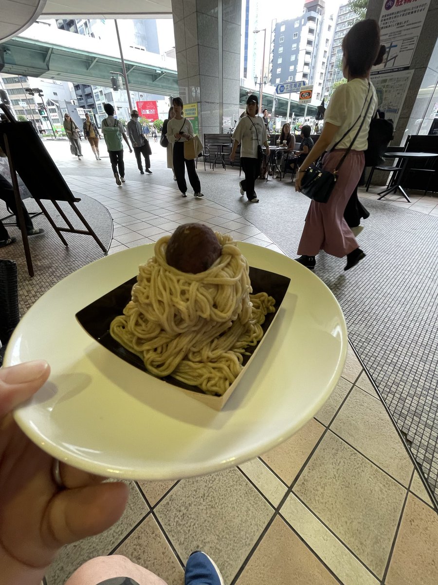 _luckystrike_'s tweet photo. デザート🍨 https://t.co/KD4zt2D6by