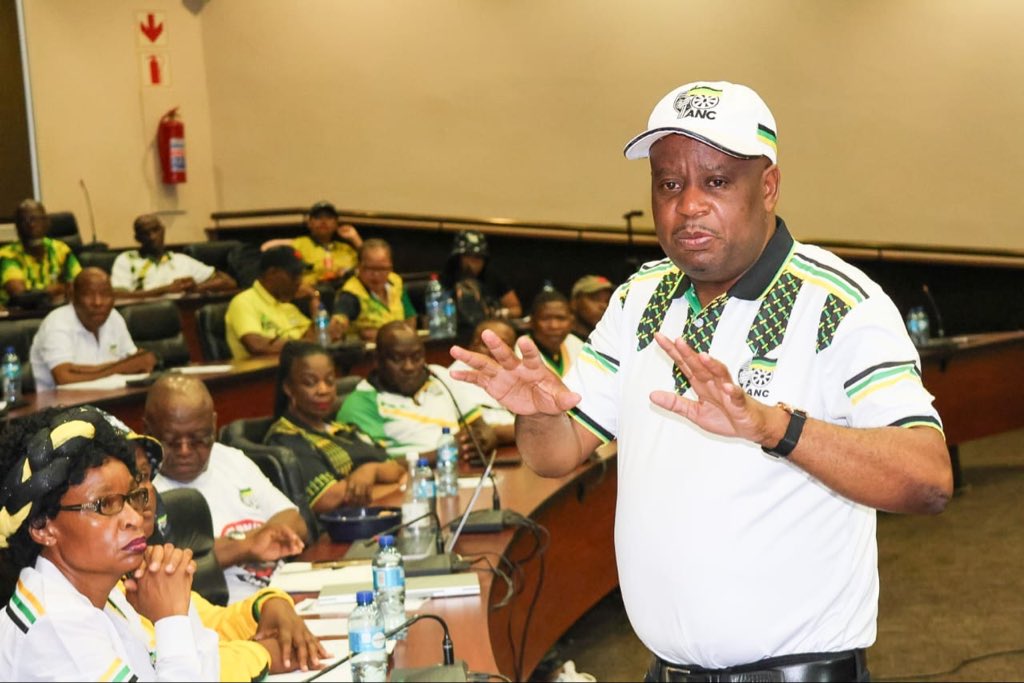 Sunday, 12 Oct 2025 | The Deputy Provincial Secretary and Head of Elections in Limpopo, Comrade Basikopo Makamu, conducted the Waterberg Region Elections Strategy Workshop as part of preparations for the ANC’s resounding victory in the 2026 Local Government Elections. The
