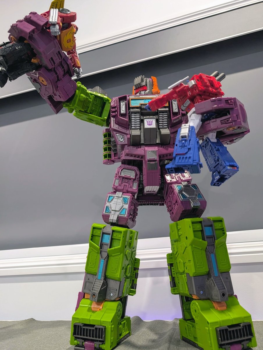 Just got back from #MIGW and this goliath was waiting for me! Scorponok towers over even the mighty Devastator! I love that his head is a guy and that guys head is another guy! 

#transformers #hasbro  #toy #toyphotography