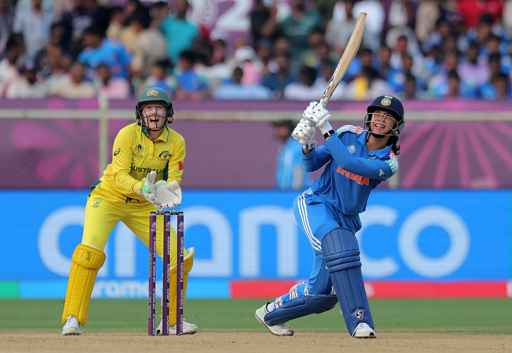 RahulYadav61762's tweet image. 🚨India and Australia smashed a record 13 sixes last night – the highest in a Women’s World Cup match!

🔹️😅 Six of those came from the two stars in this picture.

#WomensCricket #WWC #INDvAUS #INDWvsAUSW #EllysePerry #SmritiMandhana #TeamIndia #teamaustralia